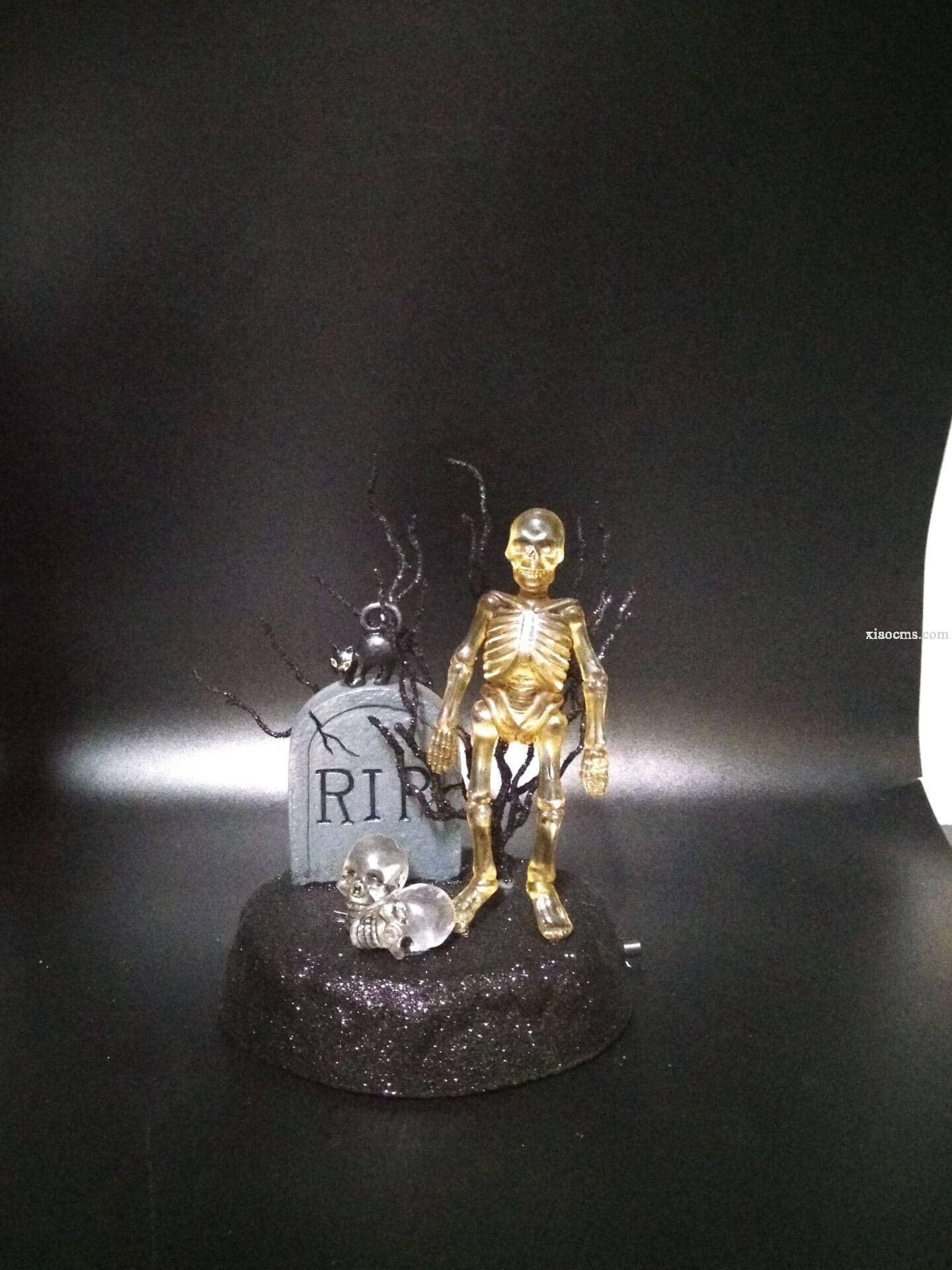 骷髏生，電鋸僵尸